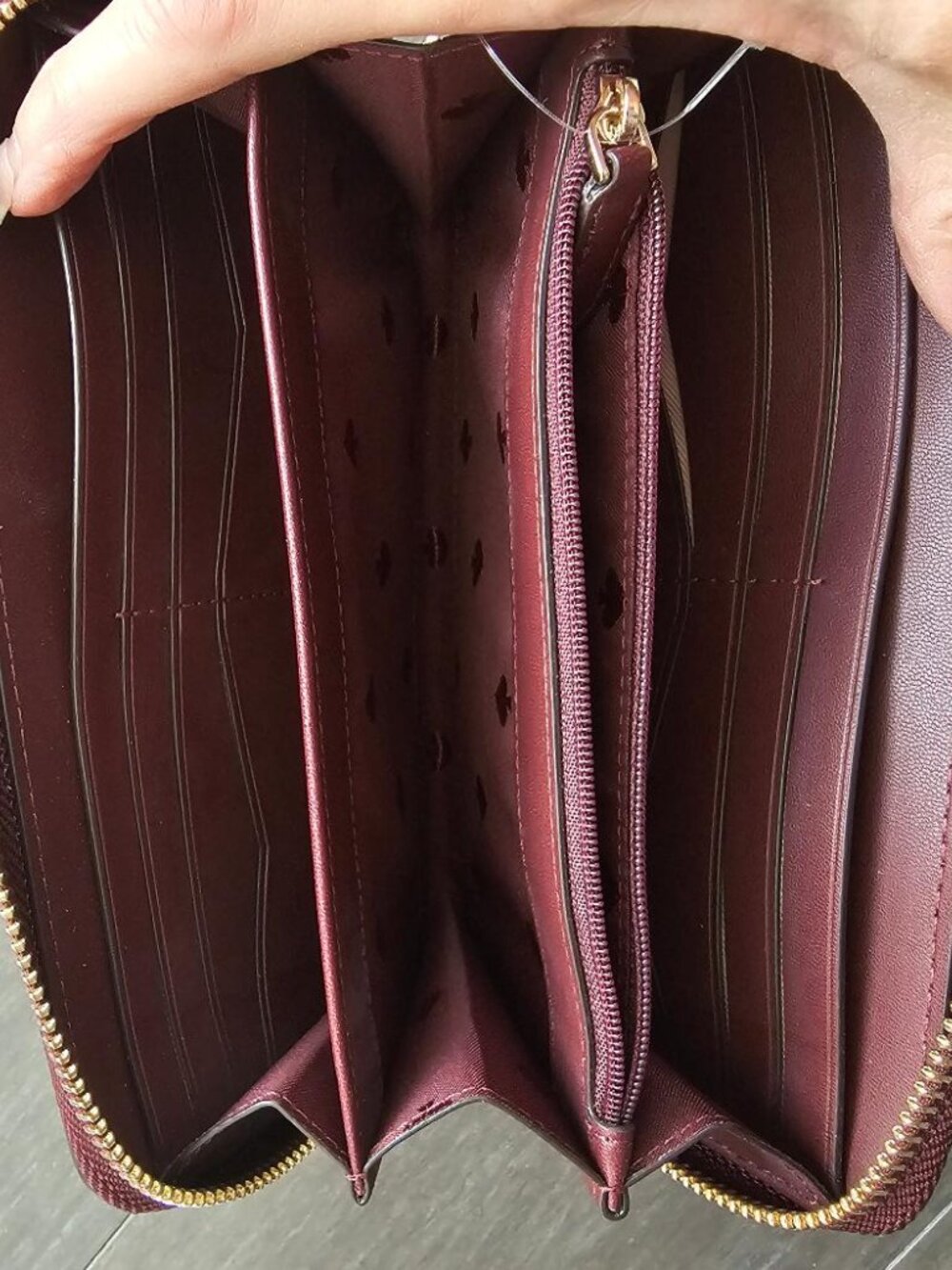 Kate Spade- Large zip Wallet NWT - Picture 5 of 8